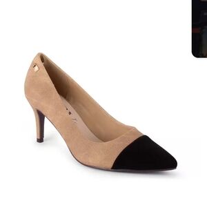 Gloria Vanderbilt Tan and Black Pointed Toe Mid Heel Pump